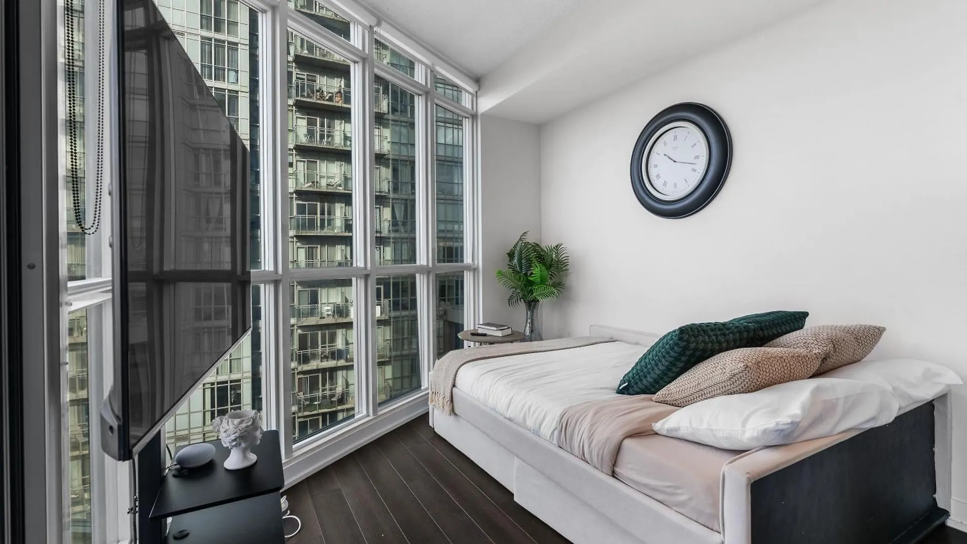 Modern Apartment Downtown Toronto Canada